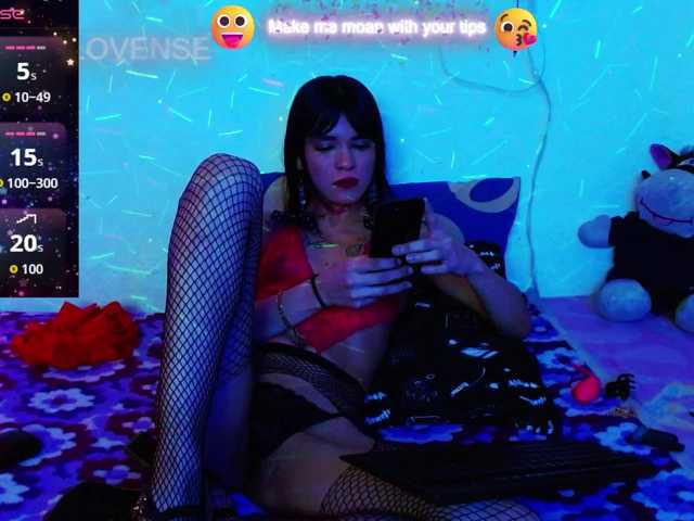 BabyNova live webcam show