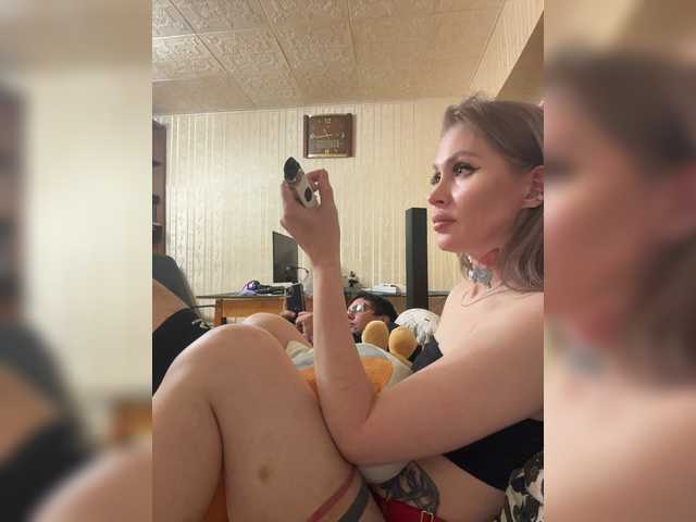 Letti28 live cam on BongaCams
