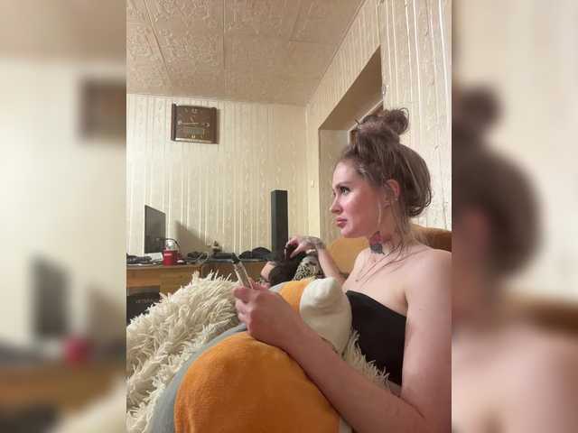 Letti28 live cam on BongaCams