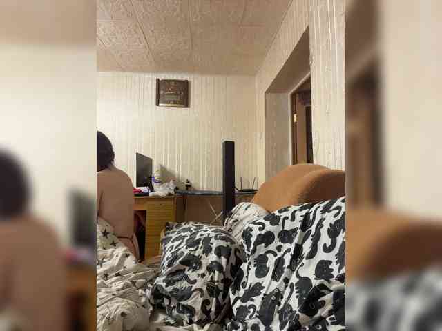 Letti28 Live Webcam on BongaCams