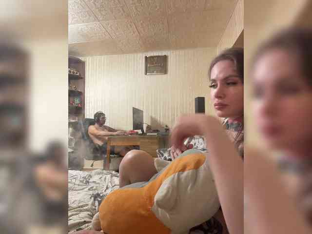 Letti28's cam show statistics and live stream