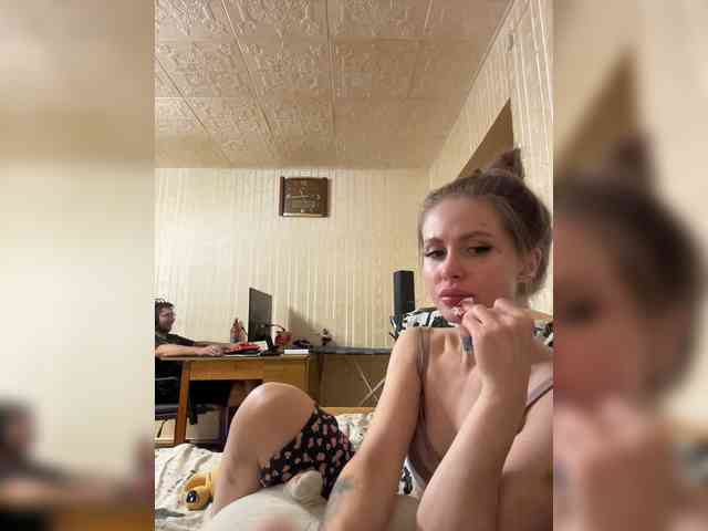 Letti28 Live Webcam on BongaCams