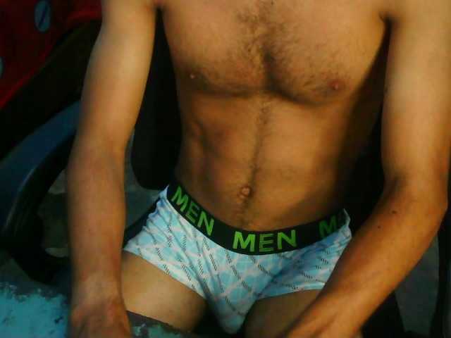 DeyPectoral1, 19 y/o - Live Cam on BongaCams