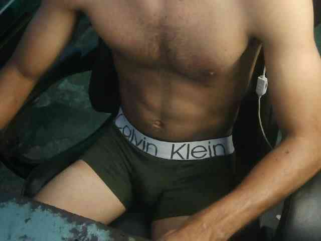 DeyPectoral1