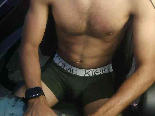 DeyPectoral1