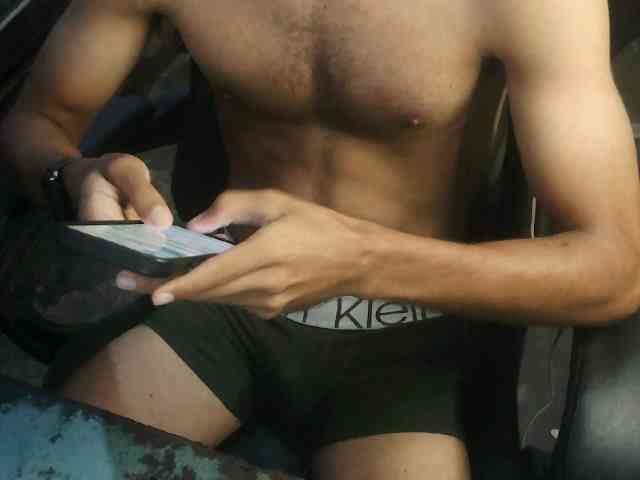 DeyPectoral1