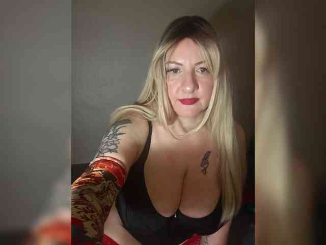BigTiti webcam