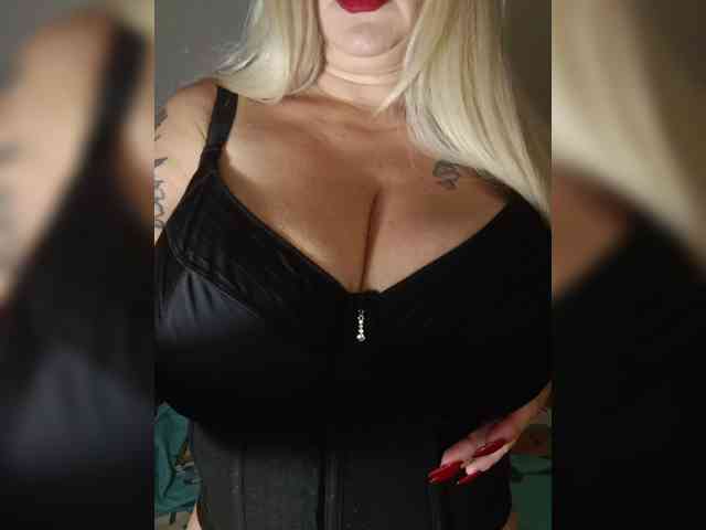BigTiti webcam