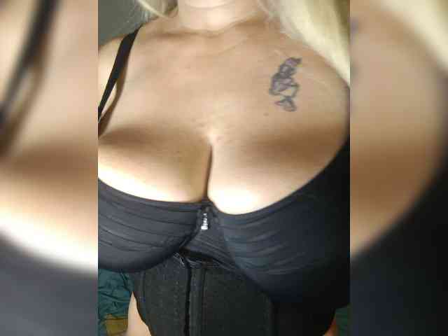 BigTiti webcam