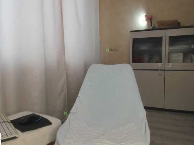 relax-girl live cam on BongaCams