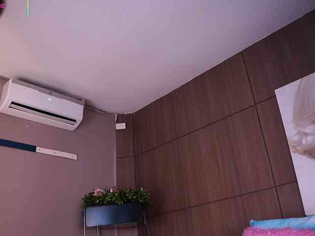 AylinMiller webcam