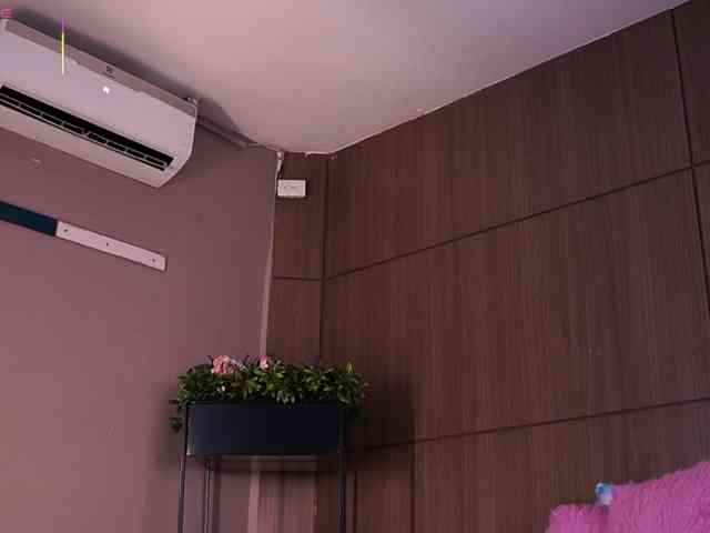 AylinMiller webcam
