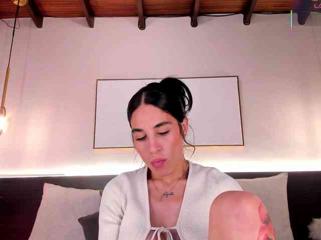 Modelo: AgattaDuque