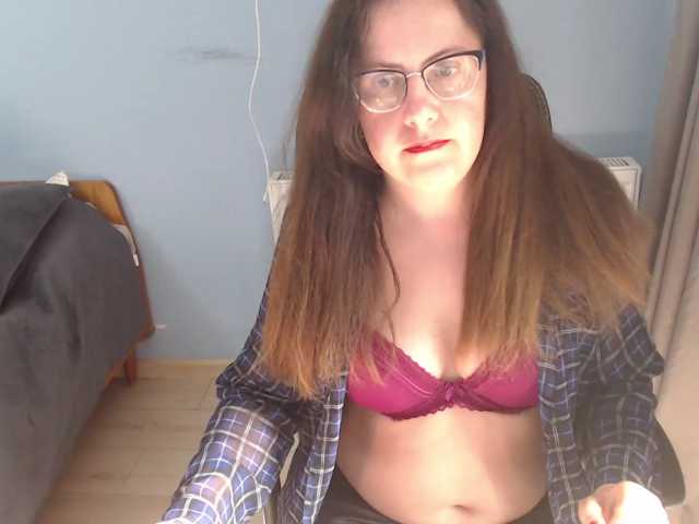 mandarinka28 live cam on BongaCams