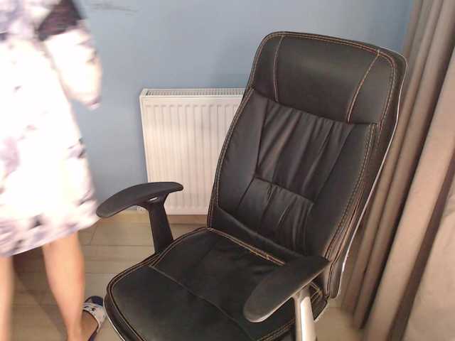 mandarinka28 — live female cam