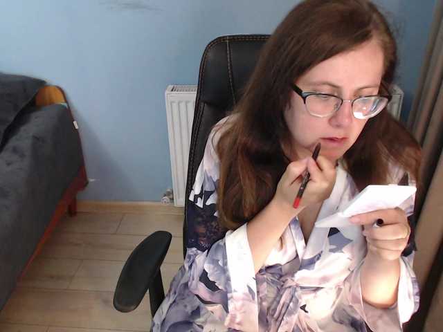mandarinka28 — live female cam