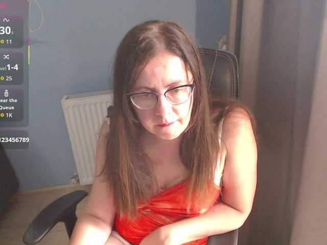 mandarinka28 live cam on BongaCams