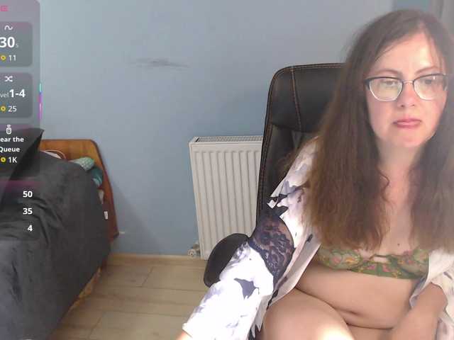 mandarinka28 live cam on BongaCams