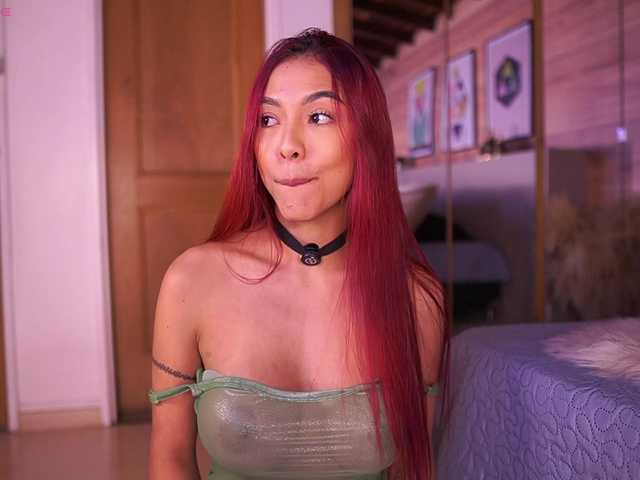 AmmyScott's BongaCams show and profile