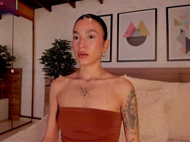 LunaRuso live cam on BongaCams