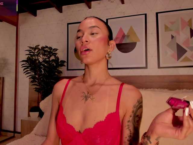 LunaRuso live cam on BongaCams
