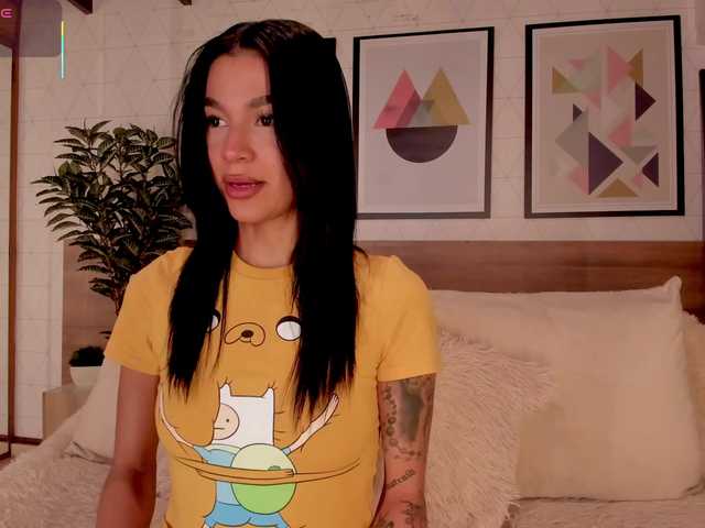 LunaRuso live cam on BongaCams