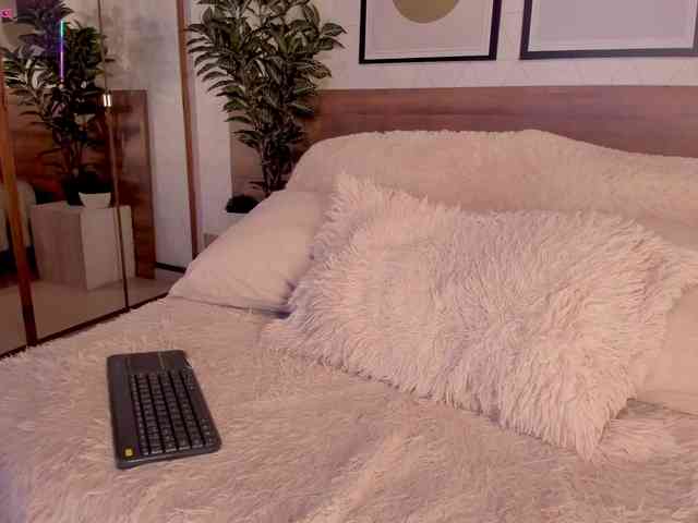 LunaRuso webcam