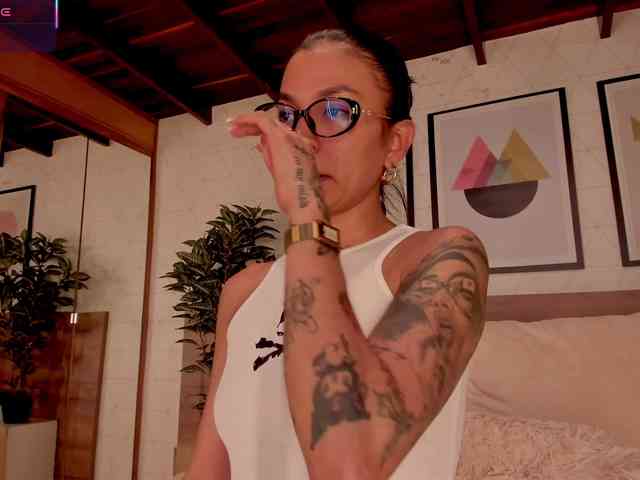 LunaRuso webcam