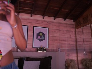 AriaFoster's Live Webcam
