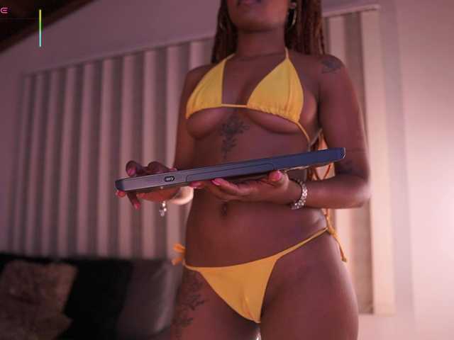 AriaFoster live cam on BongaCams