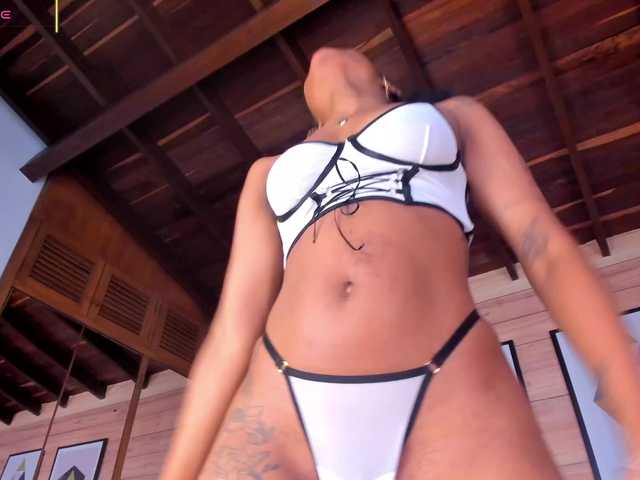 AriaFoster's BongaCams show and profile