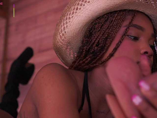 AriaFoster live cam on BongaCams