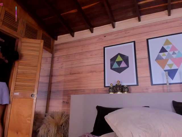 AriaFoster's BongaCams show and profile