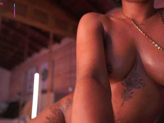 AriaFoster live cam on BongaCams