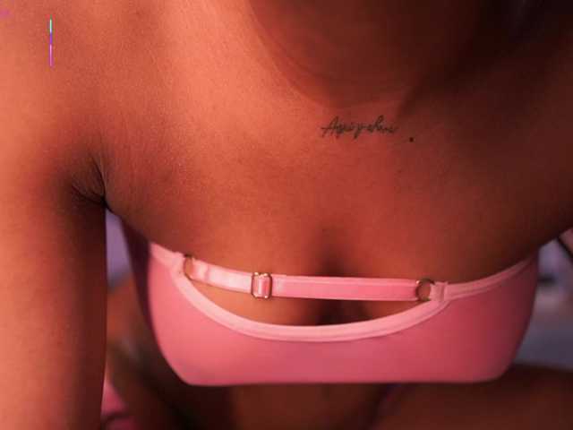 AriaFoster live cam on BongaCams