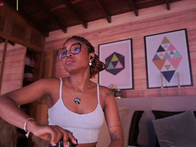 AriaFoster live cam on BongaCams