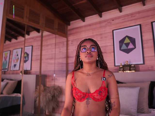 AriaFoster live cam on BongaCams