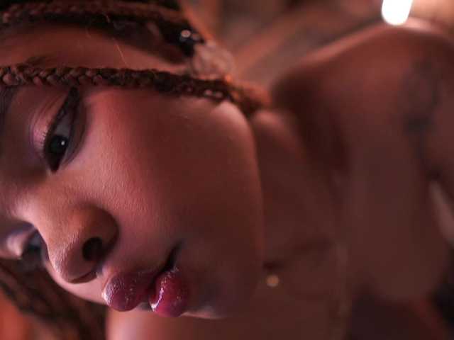 AriaFoster live cam on BongaCams