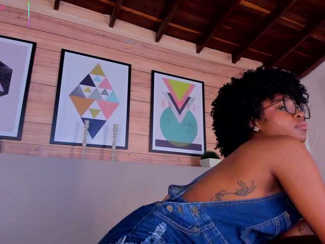 AriaFoster's BongaCams show and profile