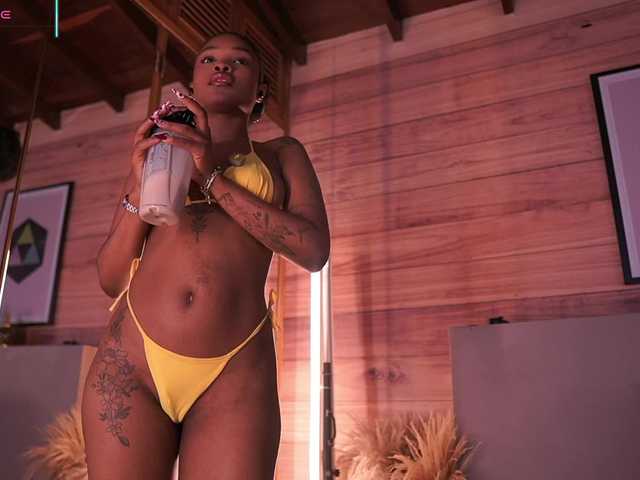 AriaFoster live cam on UnifiedCams