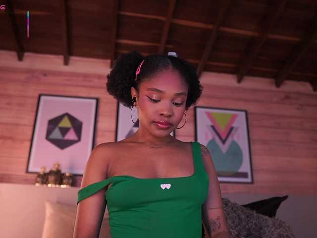 AriaFoster live cam on BongaCams
