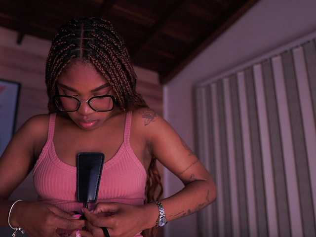 AriaFoster live cam on BongaCams