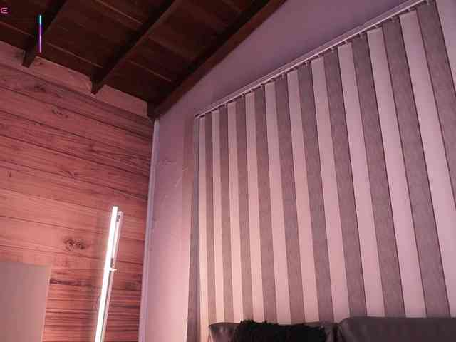 AriaFoster webcam
