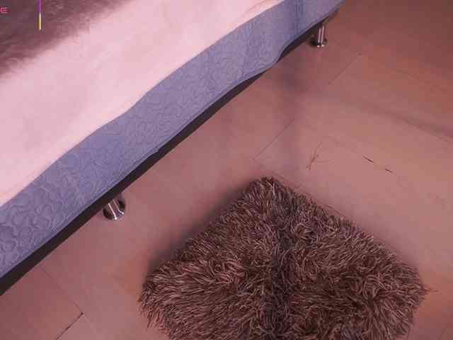 AriaFoster webcam