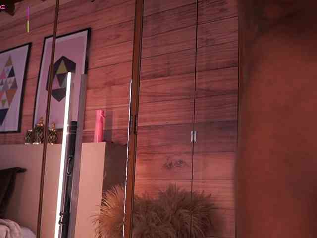 AriaFoster webcam