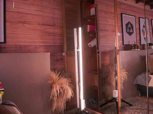 AriaFoster webcam