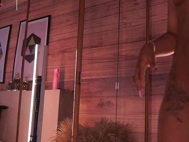 AriaFoster webcam
