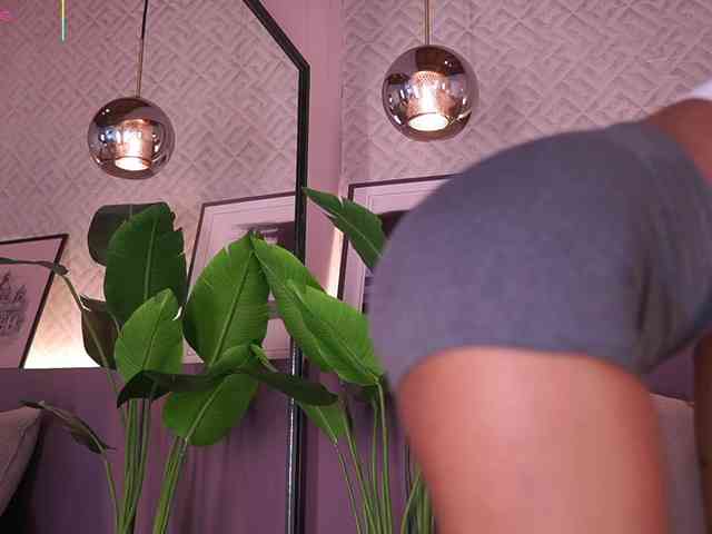 AriaFoster webcam