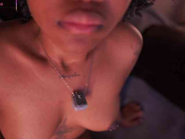 AriaFoster webcam