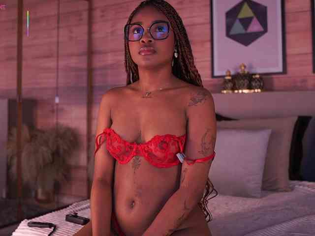 AriaFoster Live Webcam on BongaCams